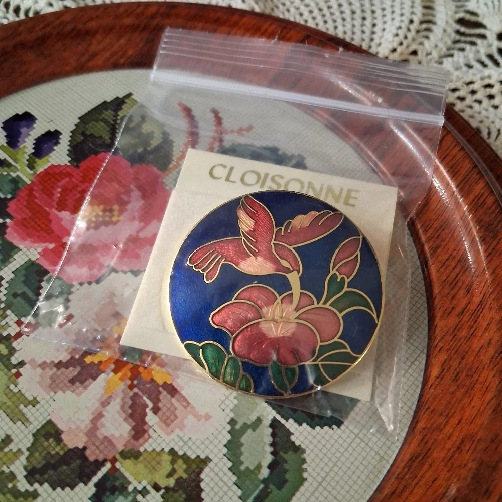 Vintage 80s Cloisonne Brooch Red Hummingbird & Flower Blue Background Goldtone